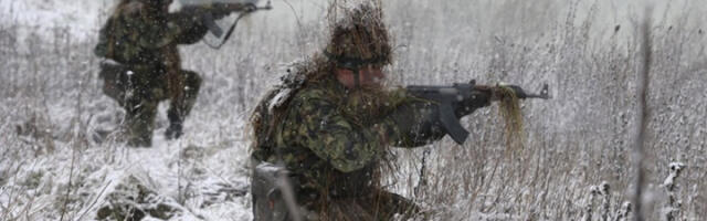 Најмлађи војници на служењу војног рока на теренској обуци