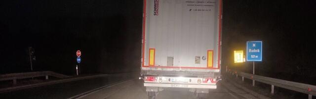 BOJAN ZATEKAO ZAMKU ZA SMRT NA PUTU, REČI VLASNIKA ŠOKANTNE! Izbegnuta tragedija na putu Ljig - Rudnik, ispričao iskustvo: "Deca su mi bila u kolima..." (FOTO)