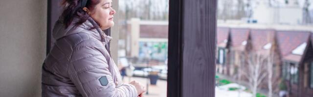 Žena u Nemačkoj pere podove, dok porodici sa Balkana šalje i poslednji dinar: Zahtev njene majke ju je SLOMIO