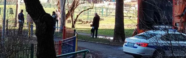 Horor u Kragujevcu! Izbo nevenčanu suprugu i njenog dedu, žrtve hitno prevezene u bolnicu