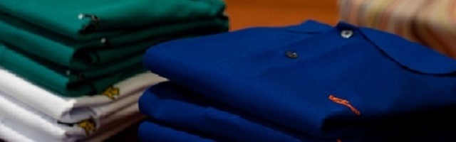 Zašto je logo marke na odeći na levoj, a nikad na desnoj strani?