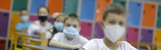 PRELAZE NA ONLAJN! Srednjoškolci i stariji osnovci u ovoj zemlji bivše Juge pohađaće nastavu od kuće!