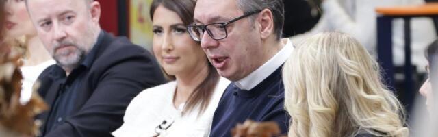 Šok u studiju Informera: Upali i prekinuli intervju sa Vučićem (VIDEO)