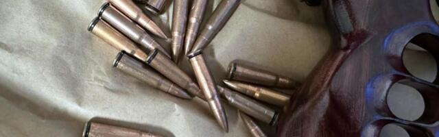 Uhvaćen na Batrovcima sa automatskom puškom u BMW-u: Uhapšen muškarac, određeno mu zadržavanje