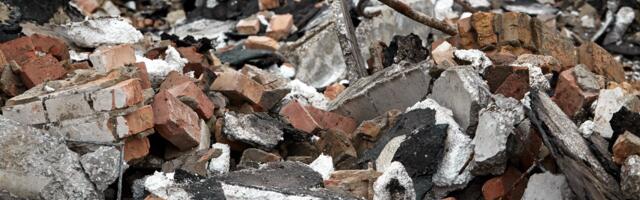 Urušila se zgrada u Indiji, 8 osoba izvučeno, strahuje se da su mnogi zarobljeni