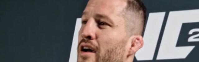 KROATA ZA SPORTISSIMO O HAOSU: Prvo se moli, pa pokazuje ONO! Trebalo je da ga gurnu u publiku... (VIDEO)