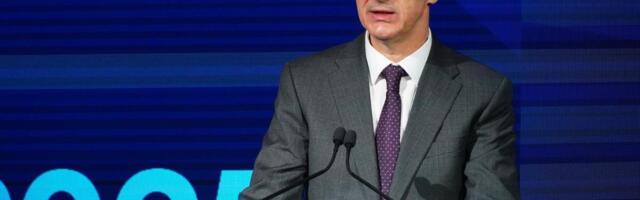 "OTVORENA DEHUMANIZACIJA I PORUKA MRŽNJE" Premijer Macut o sramnom činu blokadera: Razapinjanje lutke sa likom predsednika prevazilazi granice svake satire