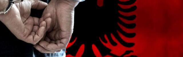 MUNJEVITA AKCIJA ŠVAJCARSKE POLICIJE: Uhapšena dvojica Albanaca, zaplenjeni TONA droge i oružje! Pretresen objekat, a u njemu 24.000 biljaka kanabisa!