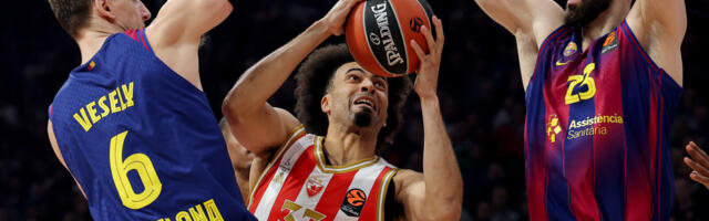 Šta to radi Jan Veseli?! Bivši igrač Partizana razbesneo navijače Zvezde (VIDEO)