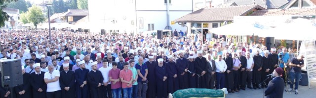 Funeral service held for martyr Edin Hamidovic