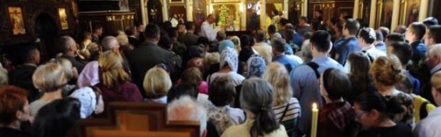 VERSKE ZAJEDNICE DA VRŠE OBREDE BEZ GRAĐANA! CG izdala nove preporuke i mere: U Podgorici maske obavezne i u zatvorenom i na otvorenom prostoru!