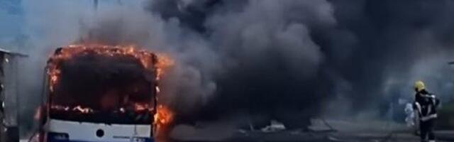 PLANUO AUTOBUS KOD KRUŠEVCA: Intervenisali vatrogasci