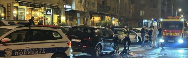 Nesreća u naselju Stepa Stepanović, slupano više automobila! Vozač se zakucao u džip, a on u ostale! (FOTO, VIDEO)