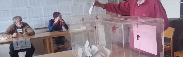 CRTA: Izbore u Nišu obeležila funkcionerska kampanja, bakljada i kupovina glasova