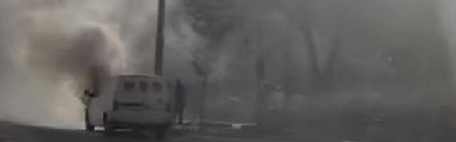 Zapalio se kombi za prevoz novca (FOTO, VIDEO)