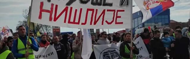 "Sretnimo se na Sretenje": Skup studenata i građana u Kragujevcu (UŽIVO)