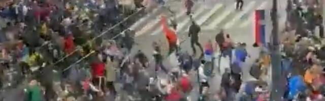 Pitanje za PU Leskovac: Da li su oni koji su zvučno udareni sa protesta u subotu pod merama?