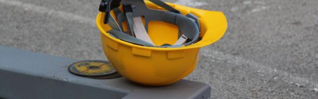 Pad plafona u školi u Saranovu četiri meseca posle rekonstrukcije: Kakve veze Montop ima sa tim?