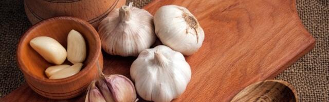 Zimnica od belog luka! Specijalitet koji je zaludeo domaćice u Srbiji
