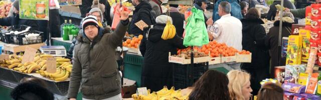RIBA, PASULJ, SUVO VOĆE.. BOŽIĆNI POST POČINJE SUTRA, A PIJACE PUNE: Evo šta sve može da se kupi, nema šta nema!