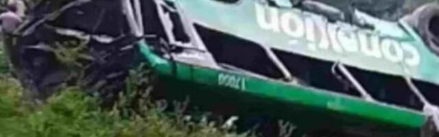 У превртању аутобуса у Мексику на Бадње вече погинуло 10 људи
