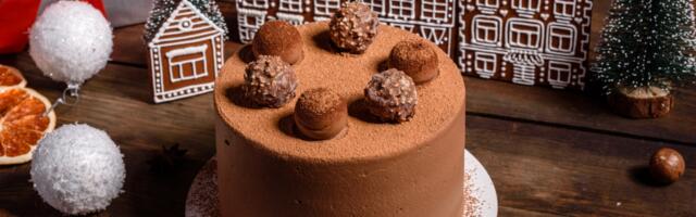 Čokoladna novogodišnja torta