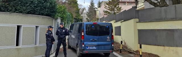 Prve slike i snimak kuće Zdravka Čolića na koju je BAČENA BOMBA (FOTO, VIDEO)