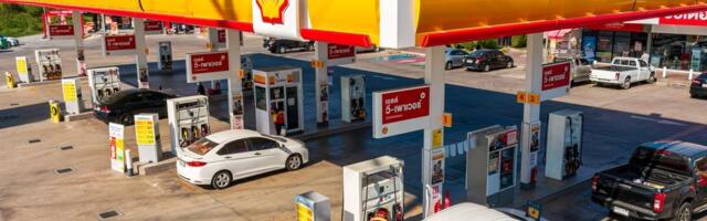 VELIKE GUŽVE NA BENZINSKIM PUMPAMA U AUSTRIJI: Vozači pune kanistere zbog straha od nestašice goriva - "Nadam se da će se situacija uskoro stabilizovati"