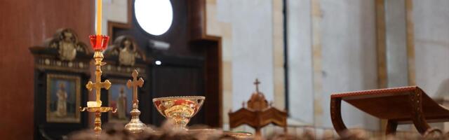 Šta se radi sa vaskršnjom svećom posle Vaskrsa? Jedna greška u kući navodno donosi maler