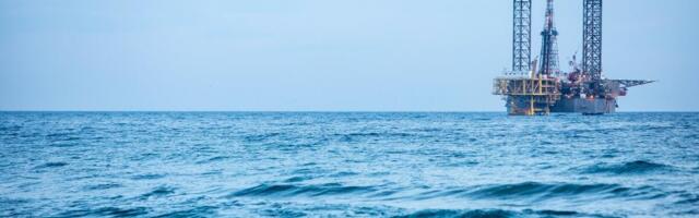 Cena nafte skočila, a sada postoji nova pretnja od blokade Ormuskog moreuza: Da li će se snabdevanja stopirati?