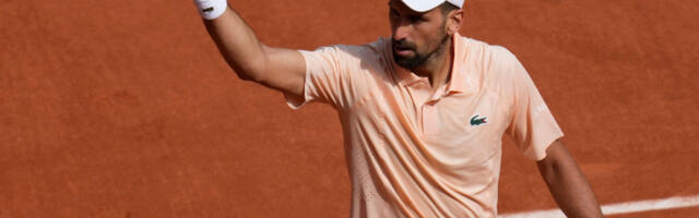 ŠOKANTAN PORAZ ĐOKOVIĆA! Novak imao 2:0 u setovima, ali je eliminisan sa Rolan Garosa!