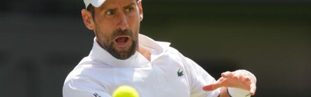 Problem za Đokovića usred Vimbldona! Novak odmah pozvao svoj tim u pomoć