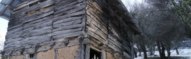 POLICAJCI SMIRILI BAHATOG NASILNIKA! Zapalio štalu, razbijao stakla na školi i kući, u selu kod Bosilegrada ČINIO ZULUM!