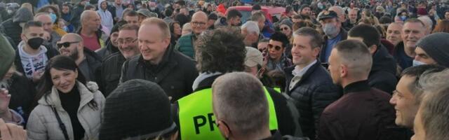 Đilas i Tepić s narodom na Gazeli (FOTO)