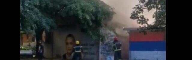 Veliki požar u Zemunu: Gorela štamparija (VIDEO)