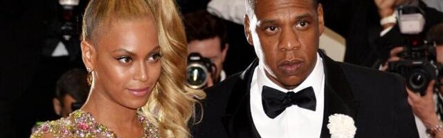 (VIDEO) Pevačicina sestra nasrnula na zeta u liftu, princeza Dajana došla u spavaćici! Najveći skandali Met Gale