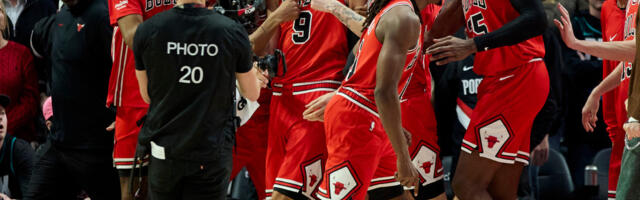 Vučević nedavno srušio Jokića, a sada pogodio trojku za pobedu u poslednjoj sekundi (VIDEO)