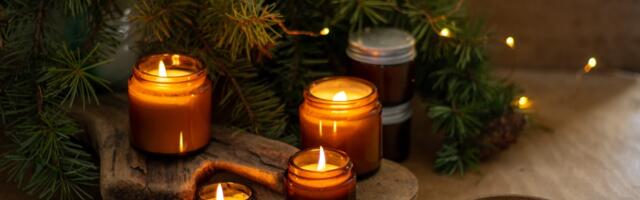 12 aromatičnih sveća uz koje će vaš dom mirisati na novogodišnje praznike