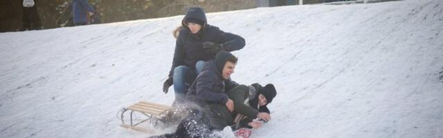 SRBIJA SE SMEJE, OVO JE HIT DANA! Pogledajte šta su uradili momci iz Futoga čim je pao sneg! Snimak koji je zapalio društvene mreže! (VIDEO)