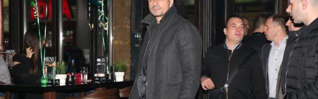 Našem pevaču planuo automobil tokom vožnje! Pukom srećom izbegao tešku nesreću: "Nije imao nijedan kvar"