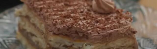 Keks torta bez pečenja od samo 6 sastojaka: Lako se seče, a sprema se za 15 minuta, kremasta i savršena za slavu!