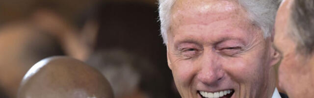 Бил Клинтон започео сведочење у оквиру истраге о Епстину