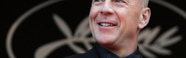 BRUS VILIS puni 71. godinu, ali ne u svom domu: Ovu su bili prvi simptomi koji su ukazali na BOLNU DIJAGNOZU - njegova supruga ih je prva uočila (GALERIJA)