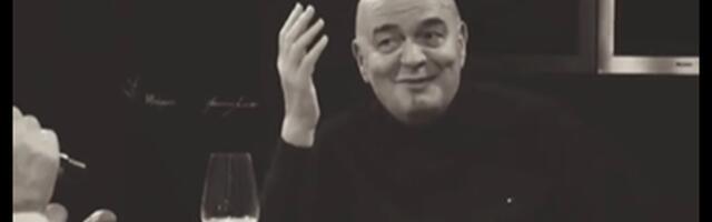 "Kad dođe oktobar i kiše padaju..." Ovo su retki trenuci Duletove boemije koju smo mogli da vidimo /VIDEO/