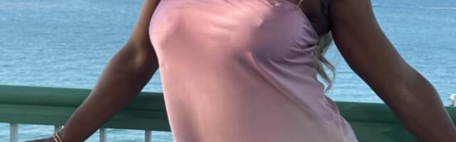 Svi gledaju u Sereninu gu*u - Opasno meša Amerikanka, gori internet (VIDEO)