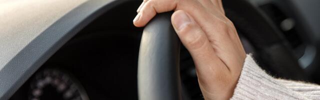 Vozačima se savetuje oprezna vožnja zbog mogućih odrona i mokrih kolovoza