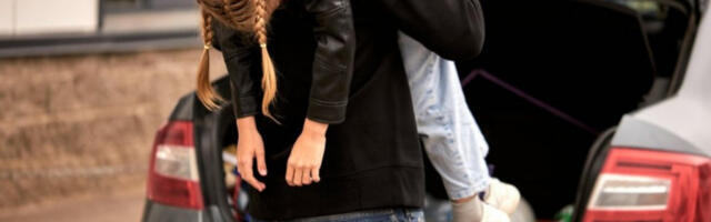 KRENULA JE PO HLEB, A ONDA JE POČEO HOROR!  Ispovest majke devojčice (13) koju je u Leskovcu OTEO KOMŠIJA (64): Vrištala je dok ju je ugurao u kola, a onda joj je nudio sladoled
