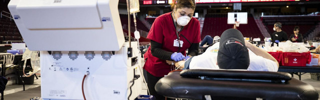 UTAKMICA SMRTI U SAD! Nakon košarkaškog meča od korone preminulo PET OSOBA, Amerikanci OGORČENI zbog SRAMNE REAKCIJE države!