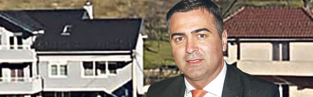 BAHATOST! Đurović ne prestaje da rasipa pare građana: Za most do kuće dao deset MILIONA dinara (FOTO)