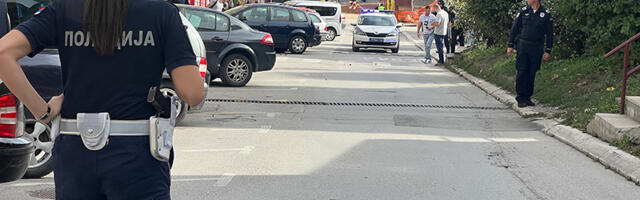 Pucnjava na Aleksića mostu ,upucane tri osobe